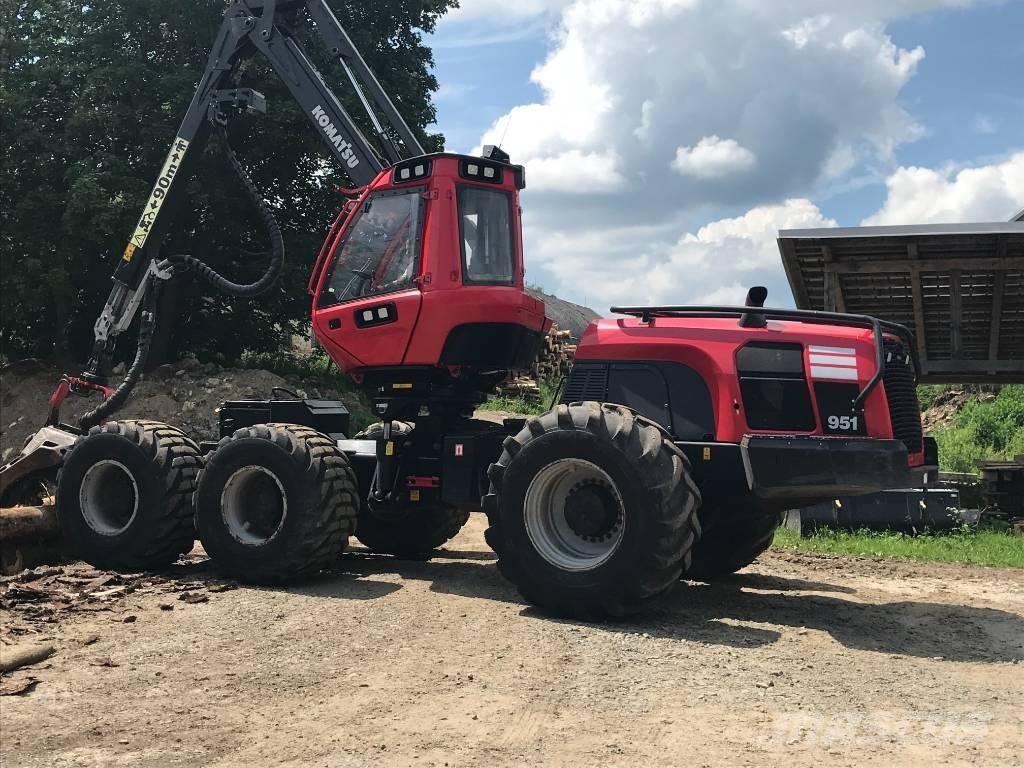 Komatsu 951 Harvestory