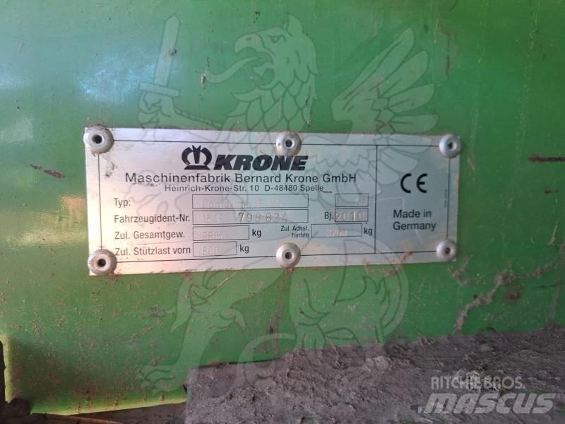 Krone Comprima F 155 Lis na válcové balíky