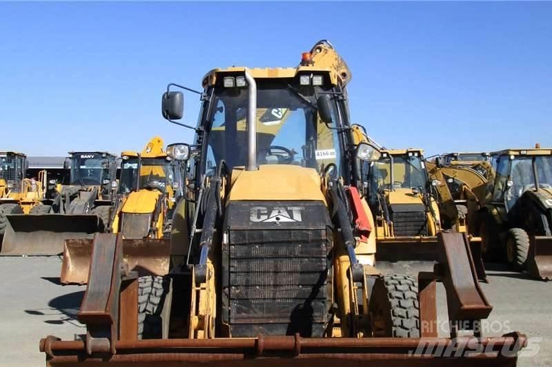CAT 428F Rýpadlo-nakladače