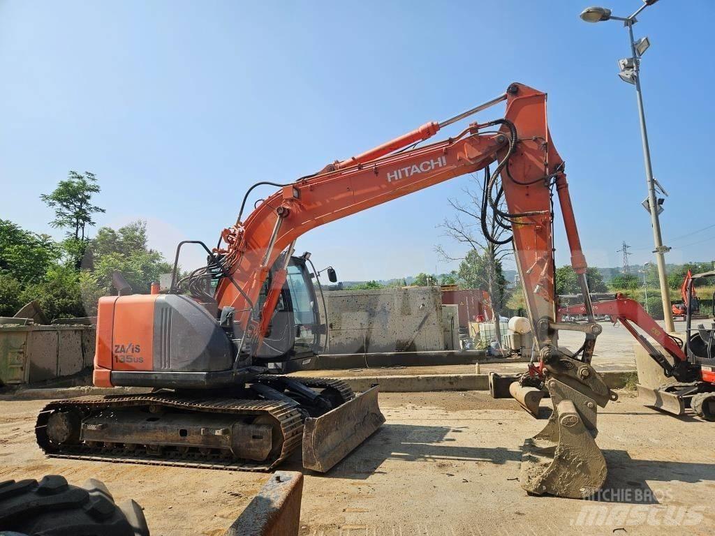 Hitachi ZX 135 US Pásová rýpadla