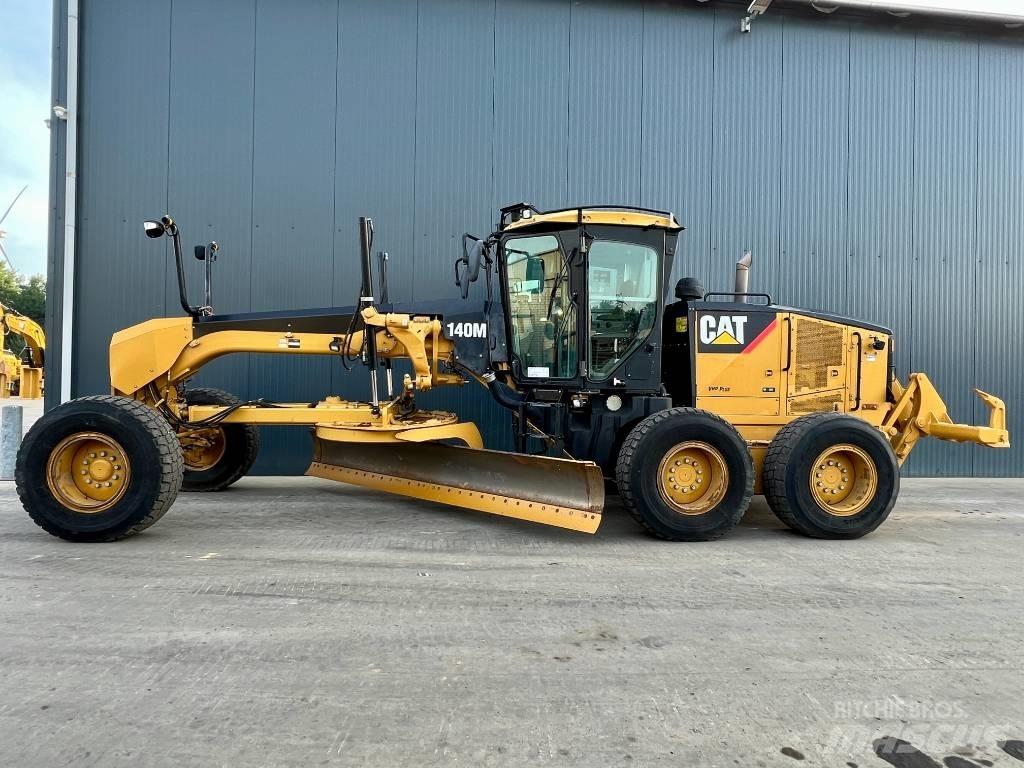 CAT 140M Grejdry