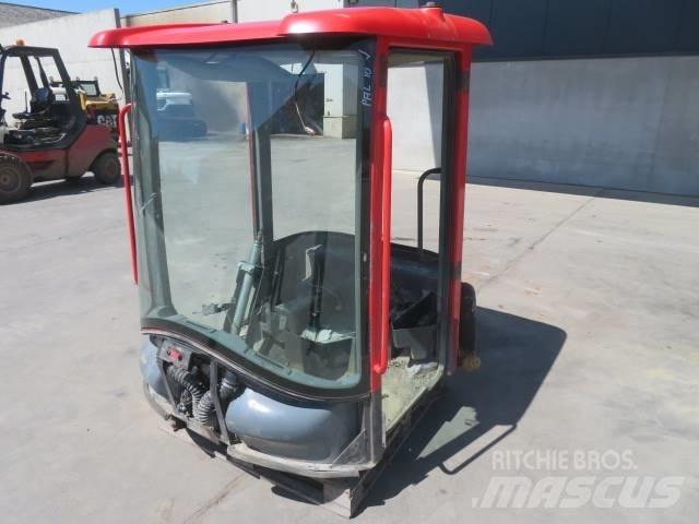 Volvo L30B / L35B Kabiny a interiér
