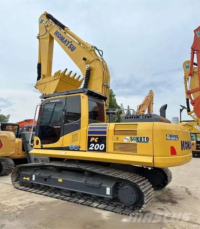 Komatsu PC200-8 Pásová rýpadla