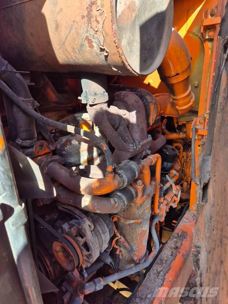 Hitachi FR 130 Kolové nakladače