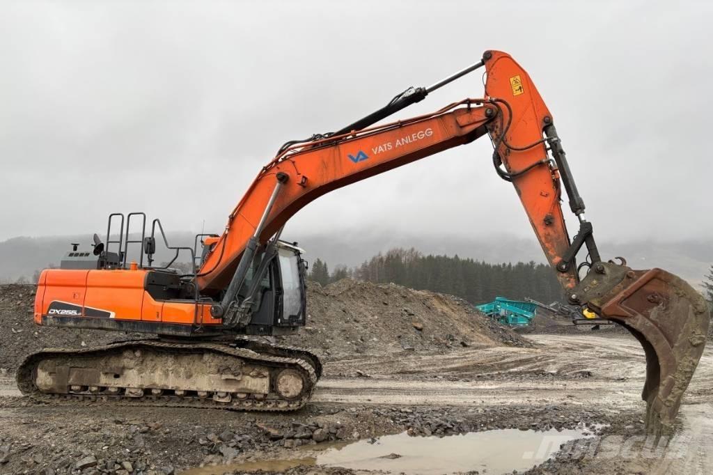 Doosan DX 255 LC-5 Pásová rýpadla