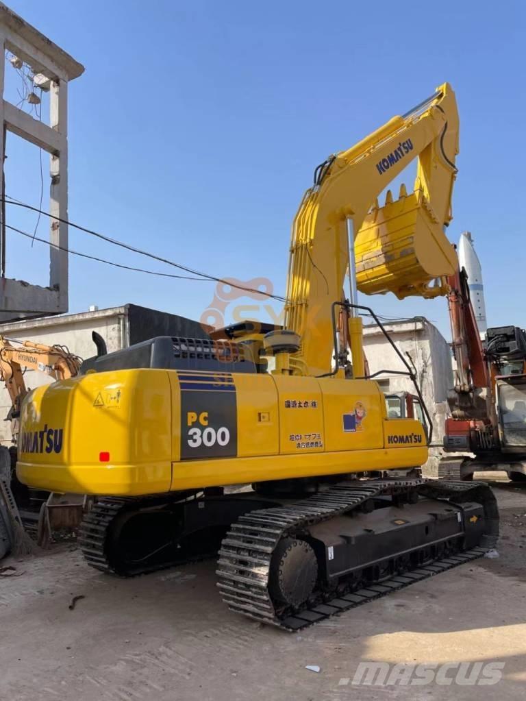 Komatsu PC 300 Pásová rýpadla