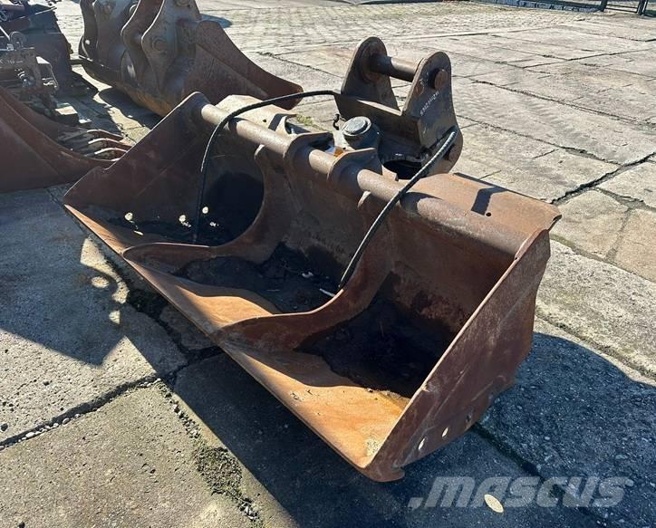 Hitachi ZX170-5B Hloubkové lopaty