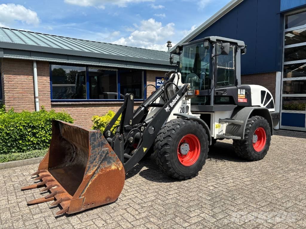 Bobcat AL 440 D Kolové nakladače