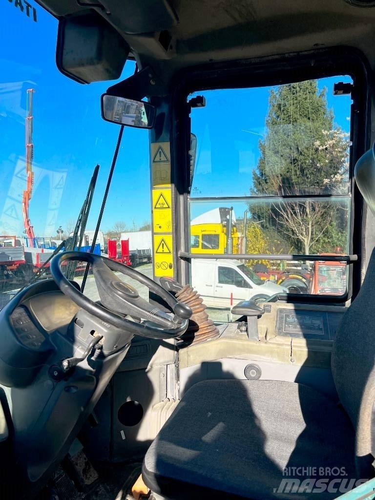 Komatsu WA 320 Kolové nakladače