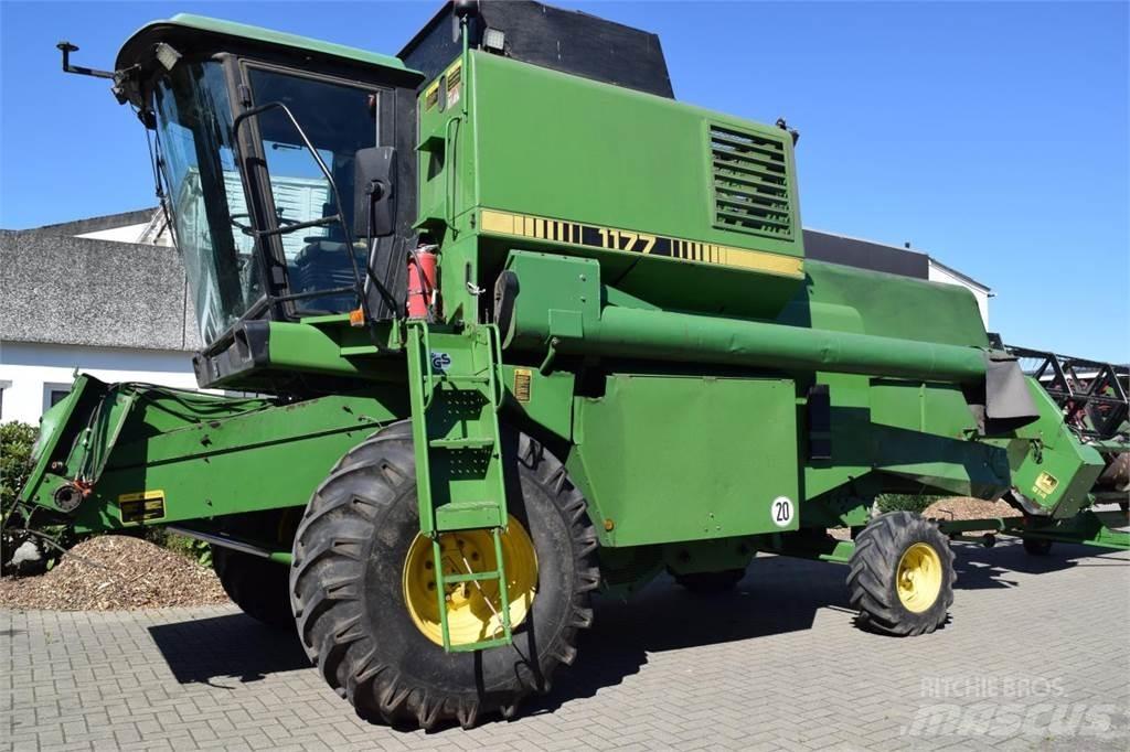 John Deere 1177 Sklízecí mlátičky