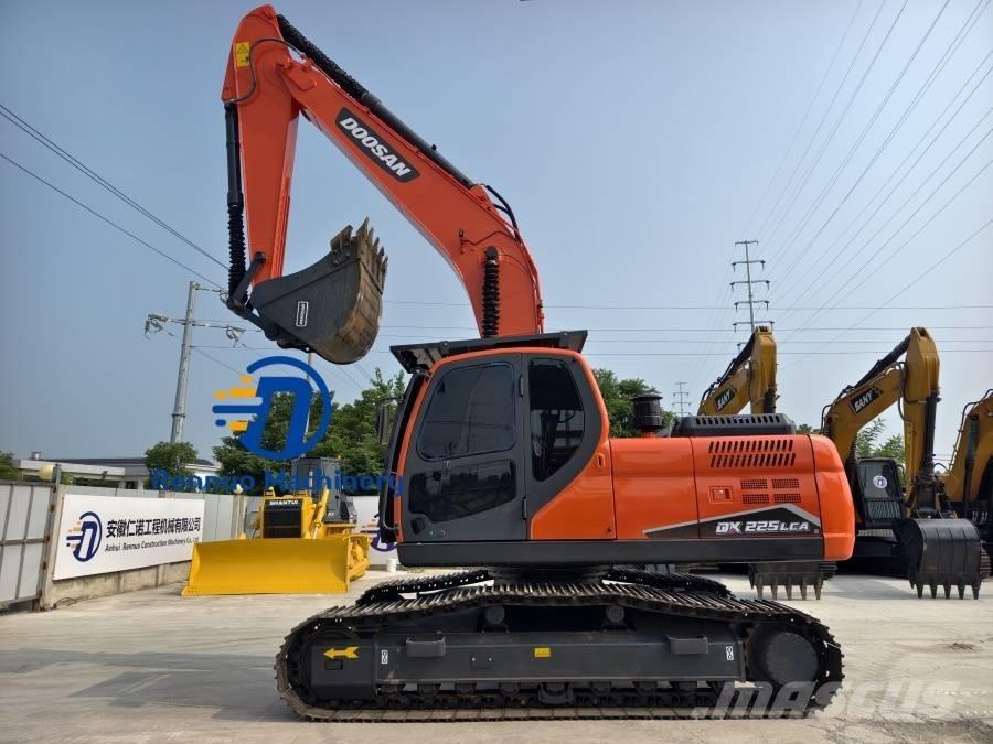 Doosan DX 225 LCA Pásová rýpadla