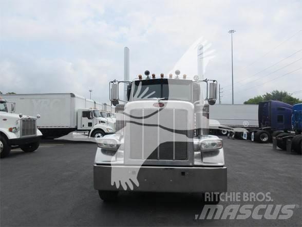 Peterbilt 388 Tahače