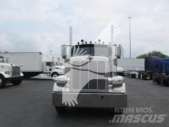 Peterbilt 388 Tahače