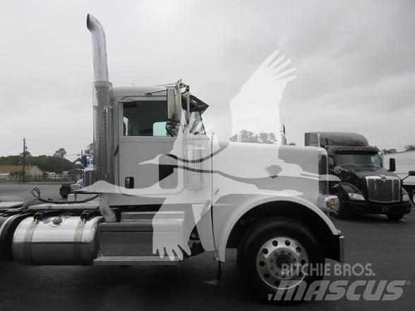 Peterbilt 389 Tahače