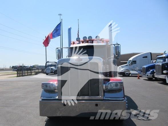 Peterbilt 389 Tahače