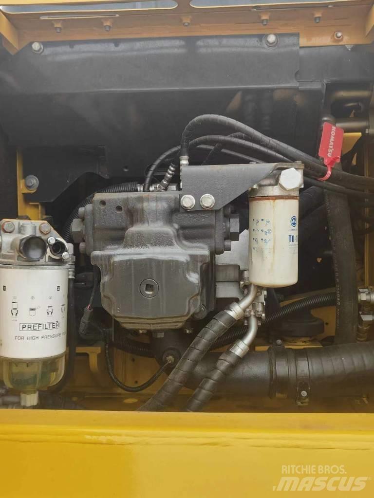 Komatsu PC200 Pásová rýpadla