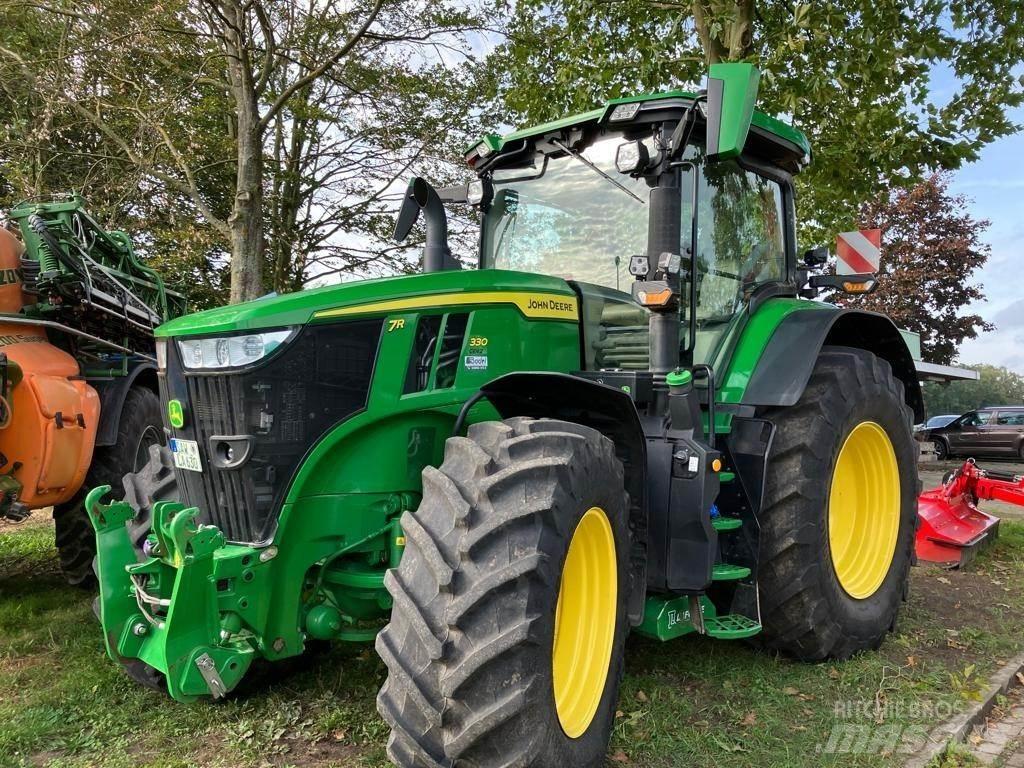 John Deere 7R 330 Traktory