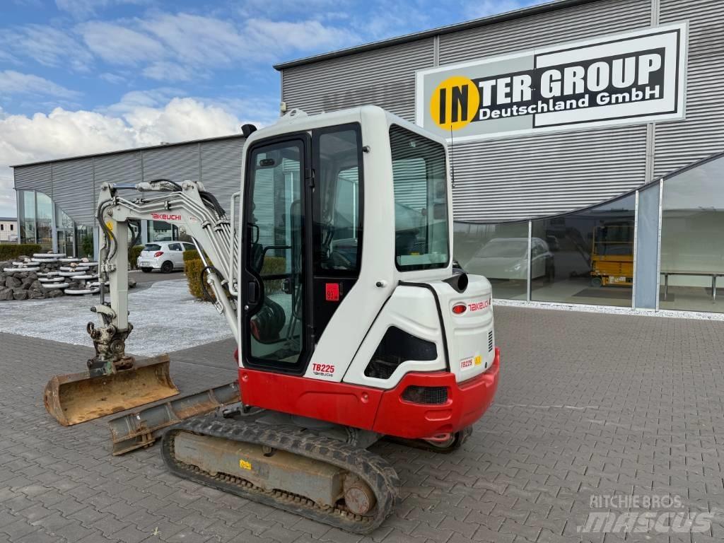 Takeuchi TB 225 V3 Mini rýpadla < 7t