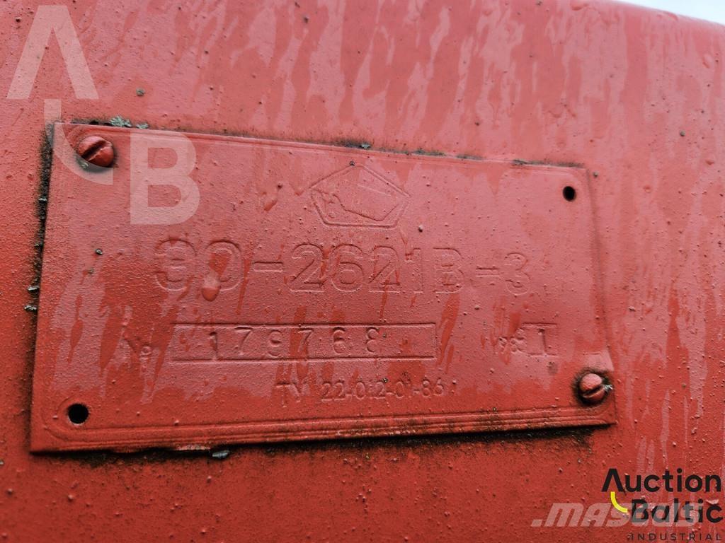  JUMZ EO-2621 Traktory