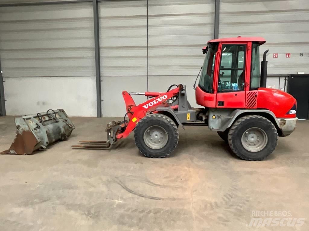 Volvo L 30 B-Z/X Kolové nakladače