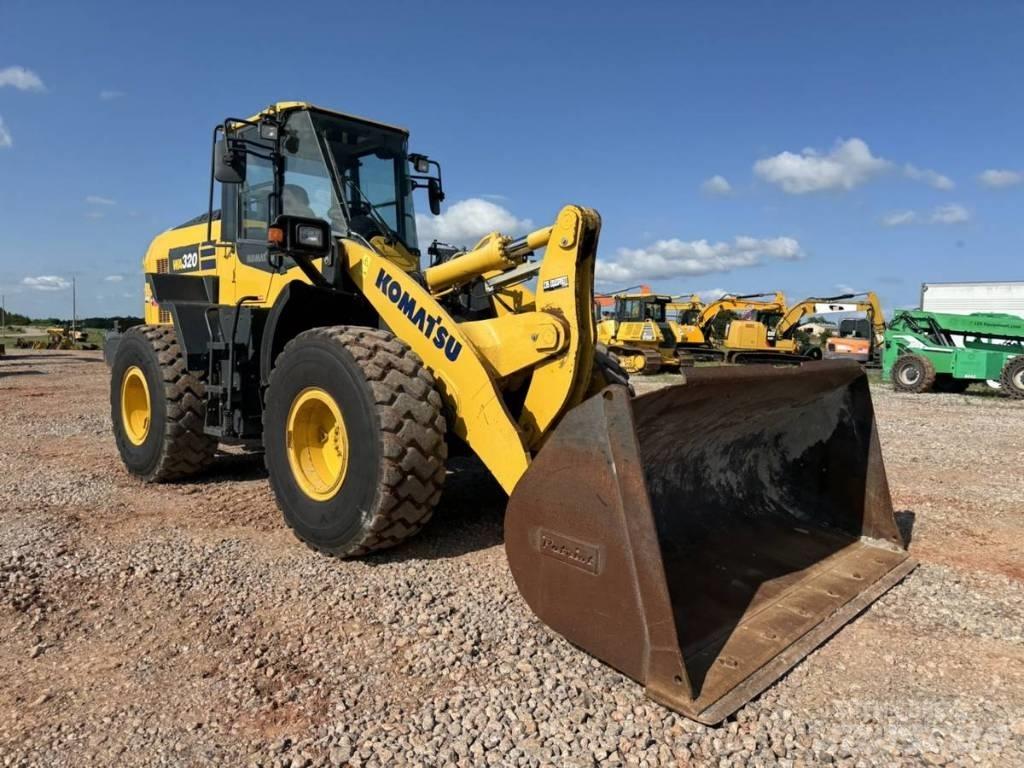 Komatsu WA 320 Kolové nakladače