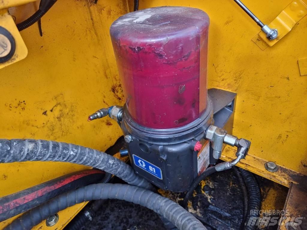 JCB JS 330 NC Pásová rýpadla