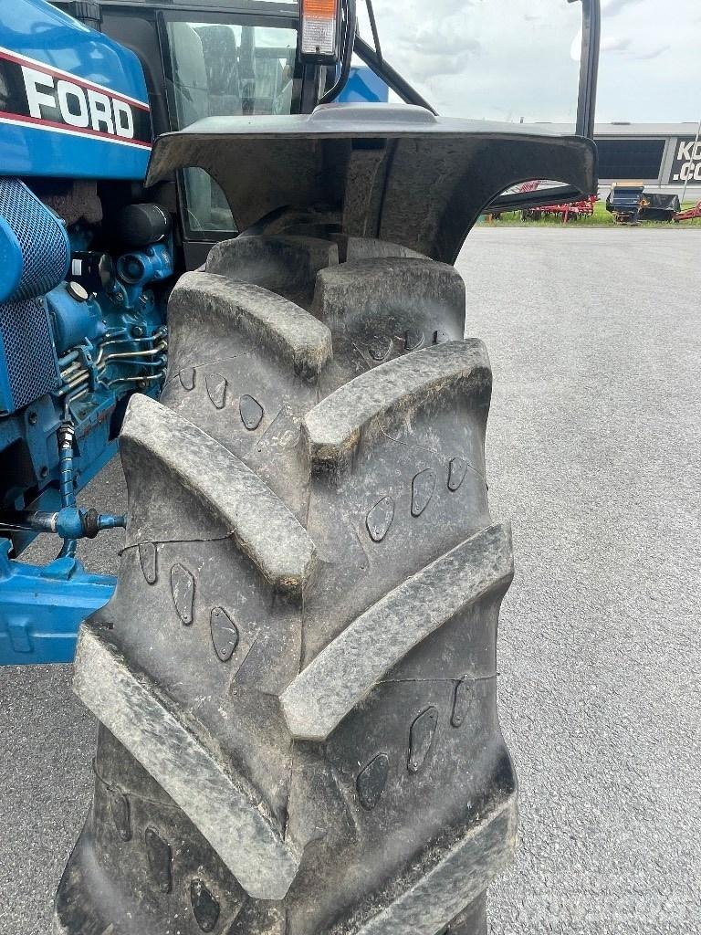 Ford 4830 Traktory