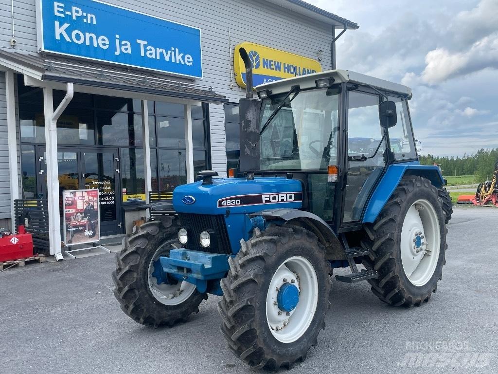 Ford 4830 Traktory