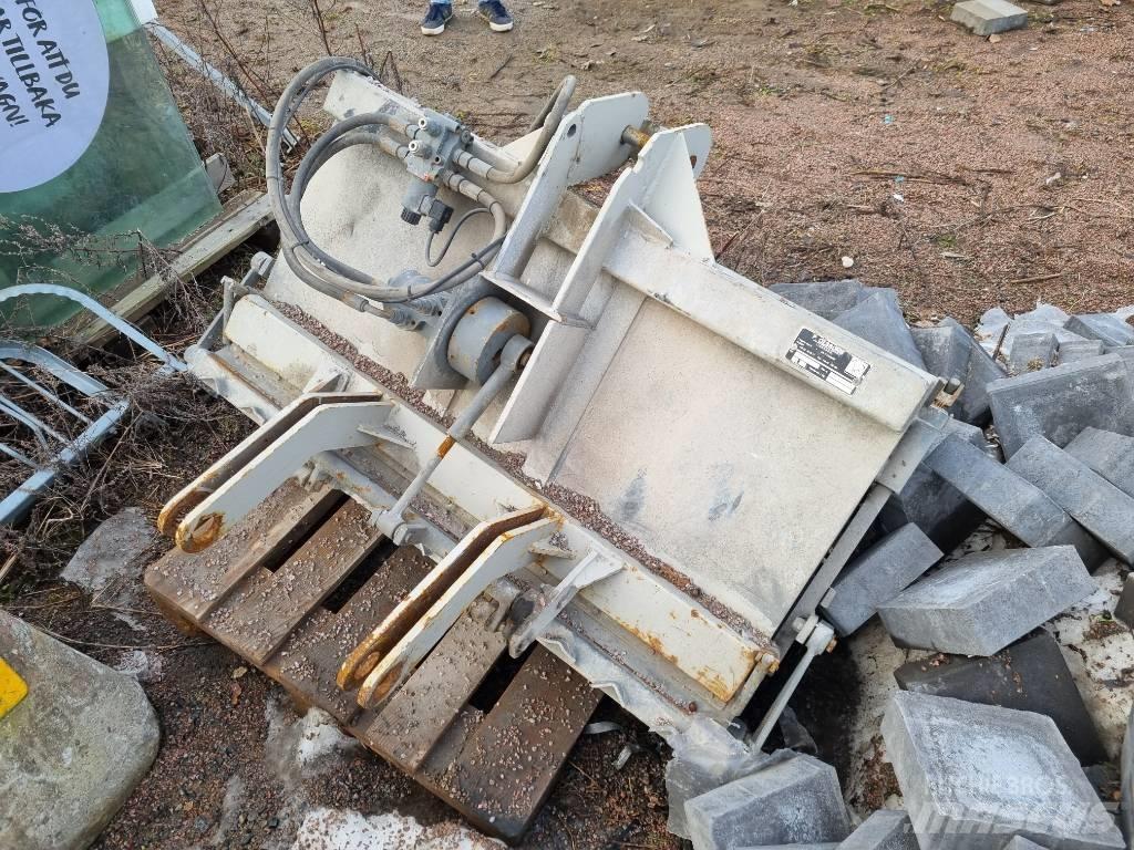 Holder C9700H Užitkové stroje