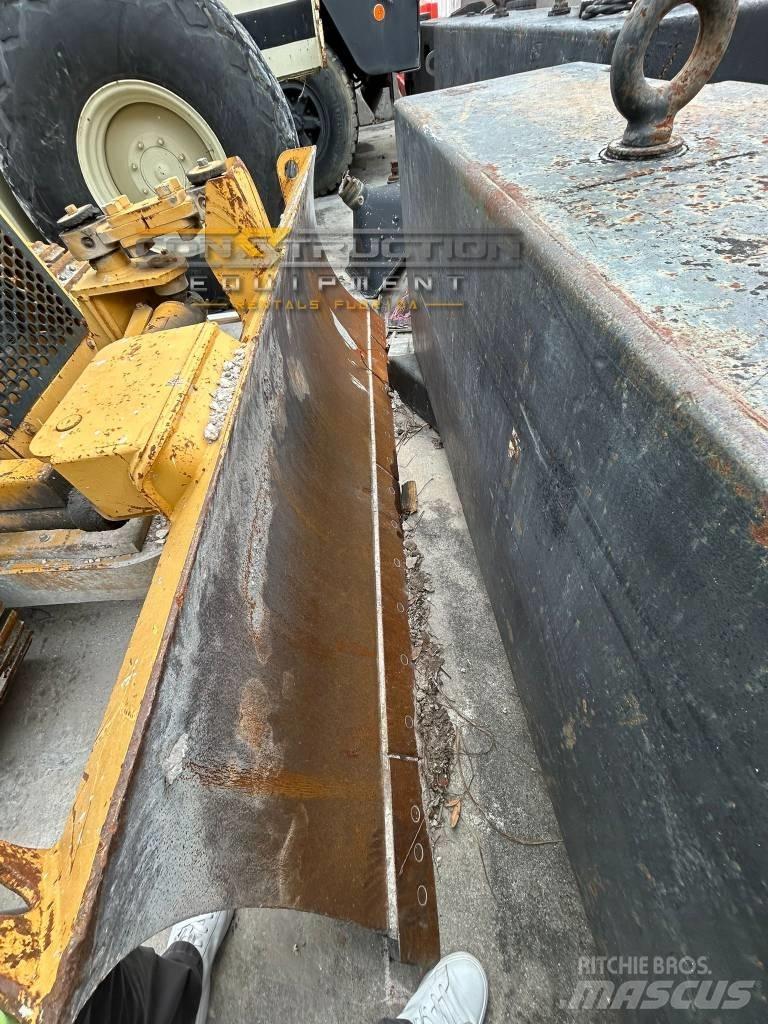 CAT D 3 C III Pásové dozery