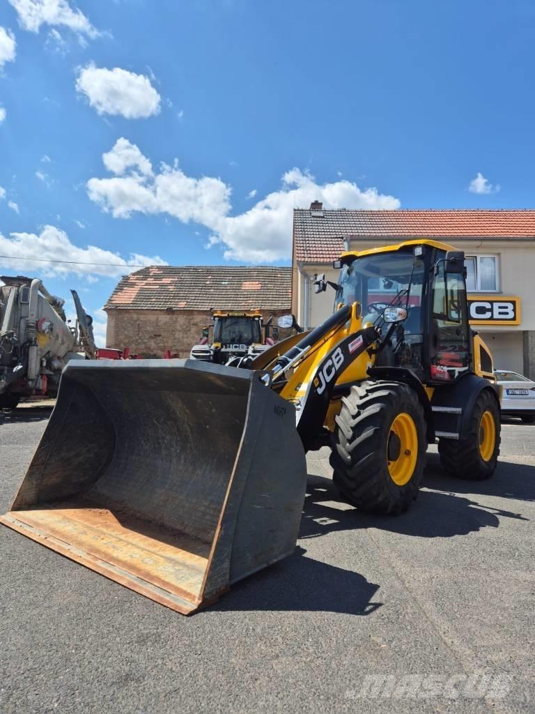 JCB 409 Agri Teleskopické nakladače pro zemědělství