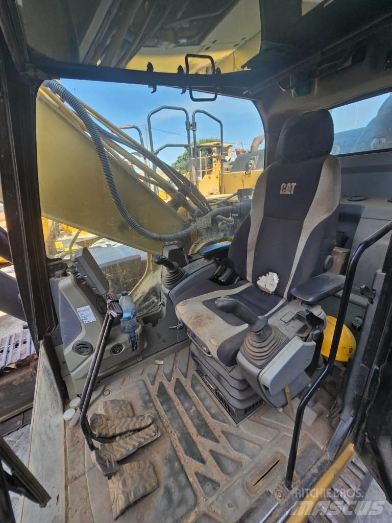 CAT 329 E LN Pásová rýpadla