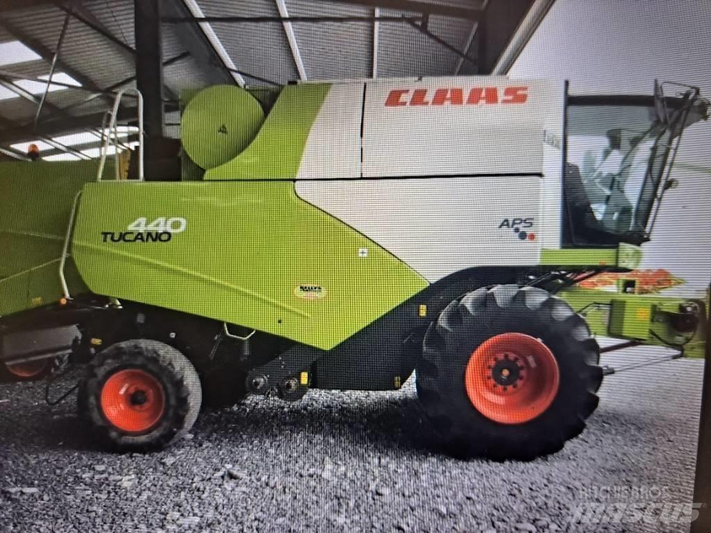 CLAAS Tucano 440 Sklízecí mlátičky