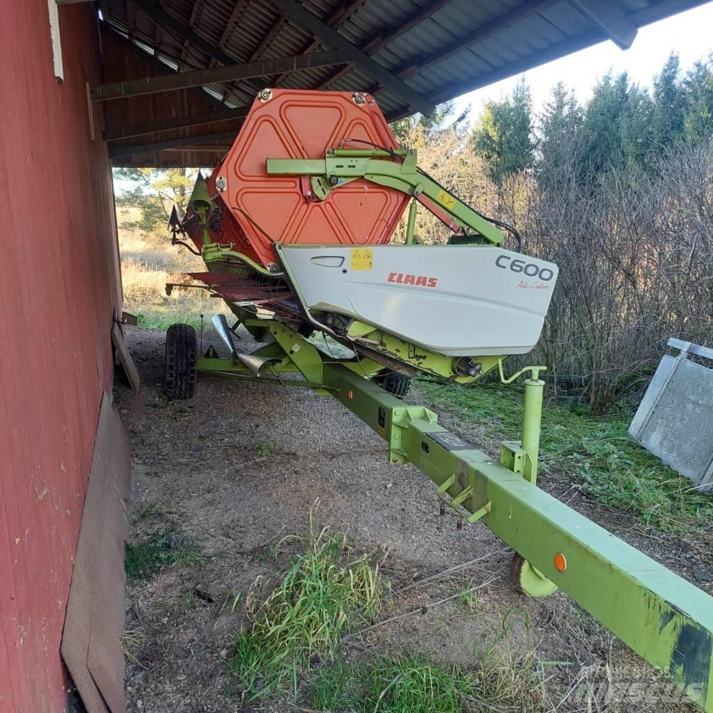 CLAAS Tucano 440 Sklízecí mlátičky