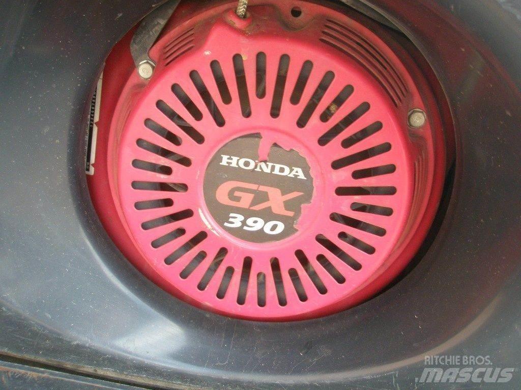 Hinowa HS701 Vyklápěcí dempry