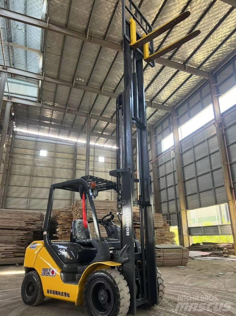 Komatsu FD 30 T-17 Dieselové vozíky