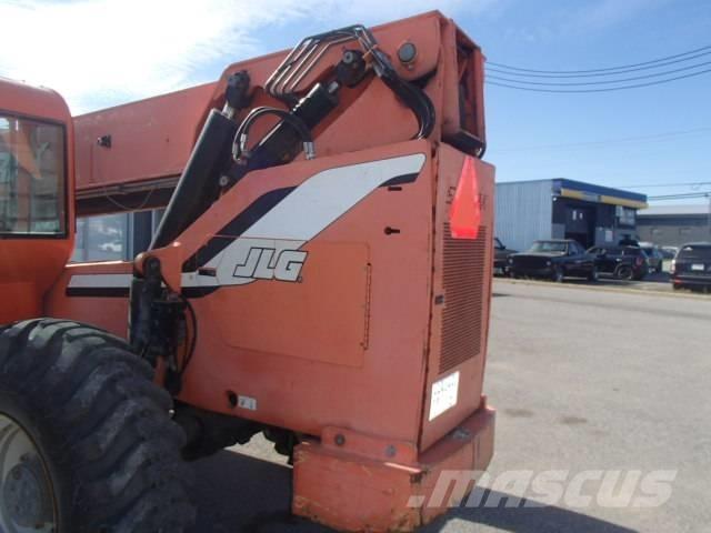 SkyTrak 10054 Teleskopické manipulátory