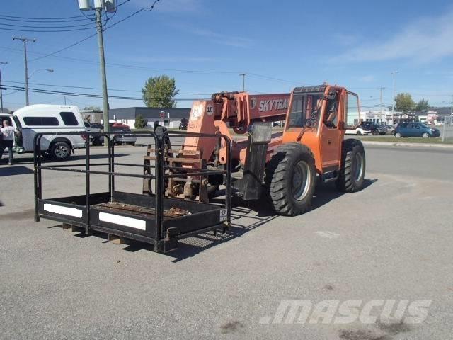 SkyTrak 10054 Teleskopické manipulátory