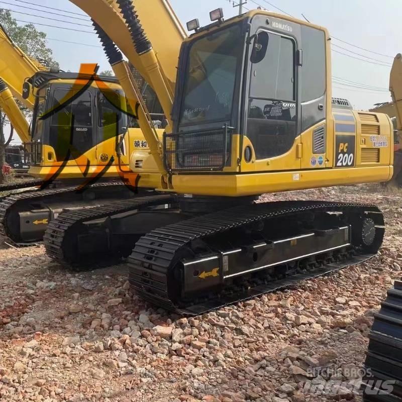 Komatsu PC 200 Pásová rýpadla