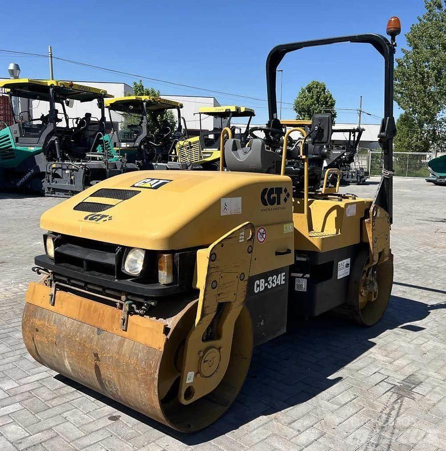 CAT CB 334E Tandemové válce