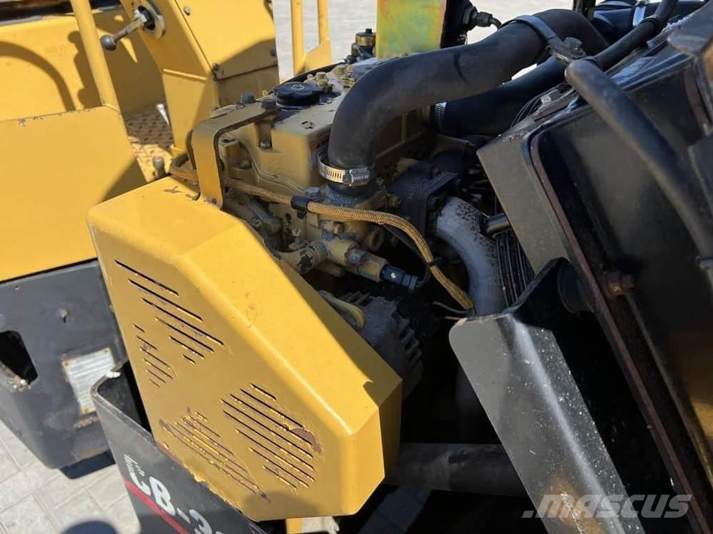 CAT CB 334E Tandemové válce