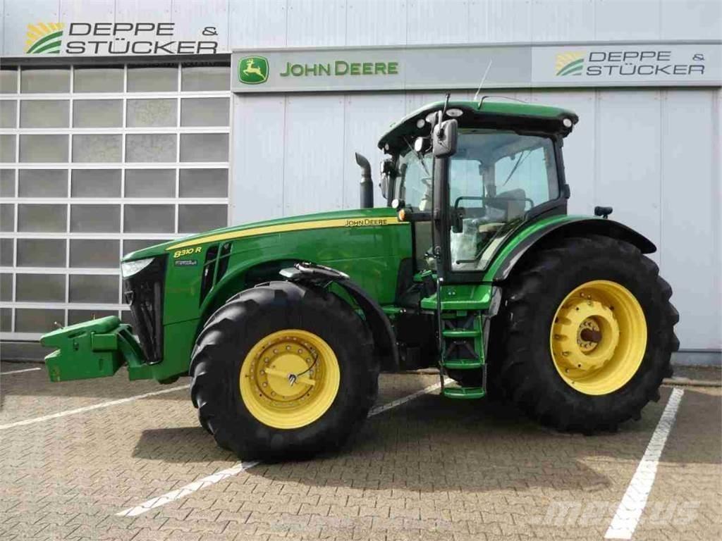 John Deere 8310R Traktory