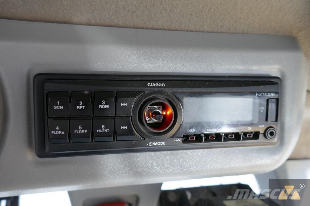 CAT 938M Kolové nakladače