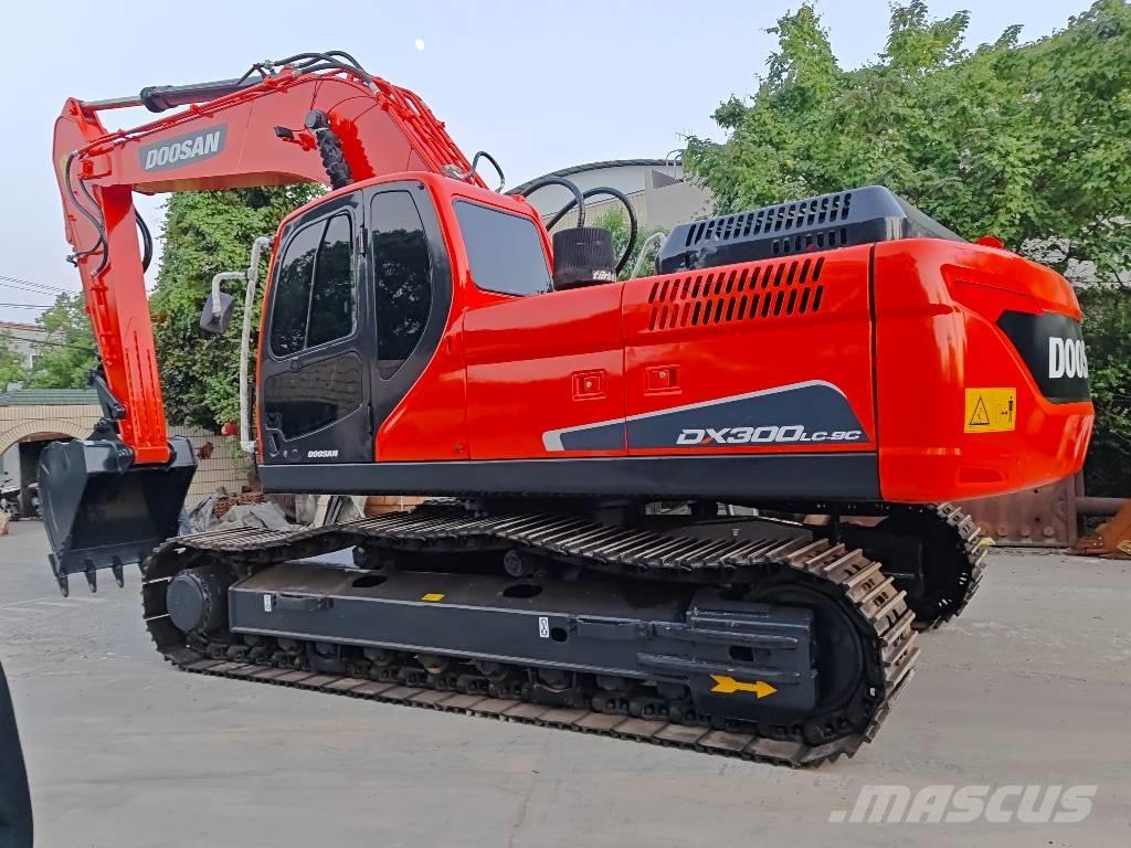 Doosan DX 300 LC-9C Pásová rýpadla