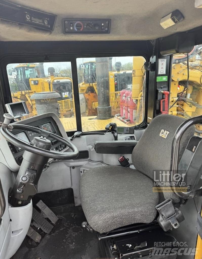 CAT 637G Skrejpry