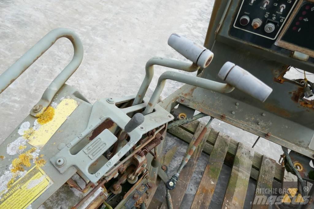CAT 6T-3309 Kabiny a interiér