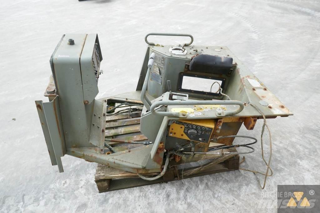 CAT 6T-3309 Kabiny a interiér