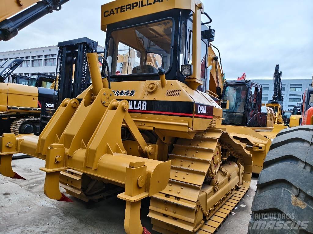 CAT D 5 M Pásové dozery