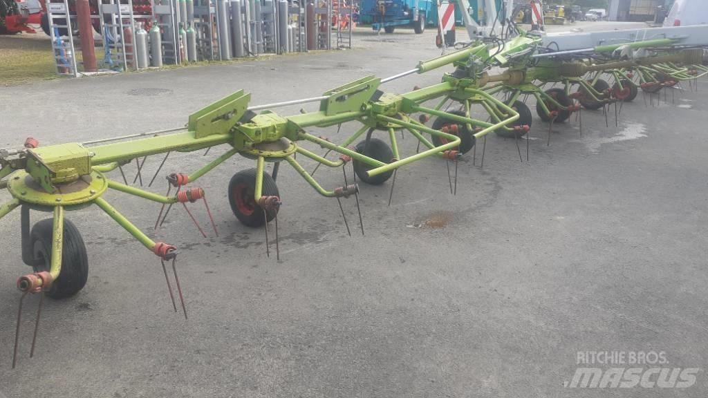 CLAAS VOLTO 1300 T Obraceče a shrabovače sena
