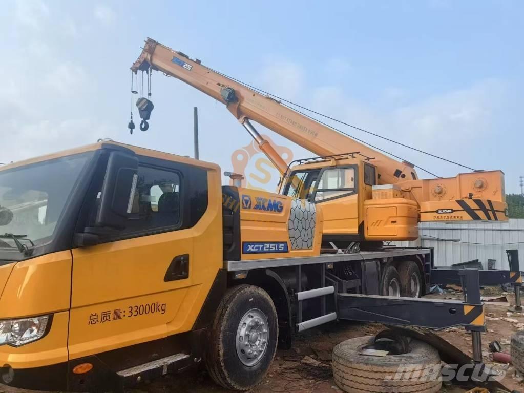 XCMG XCT 25 Univerzální terénní jeřáby